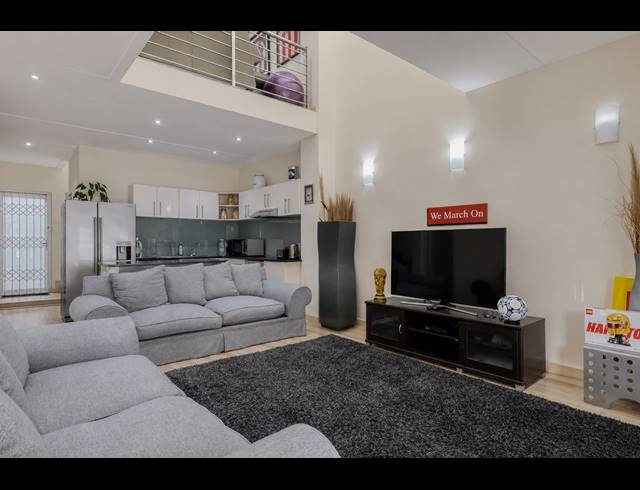 2 BEDROOM TOWNHOUSE FOR SALE IN BRYANSTON